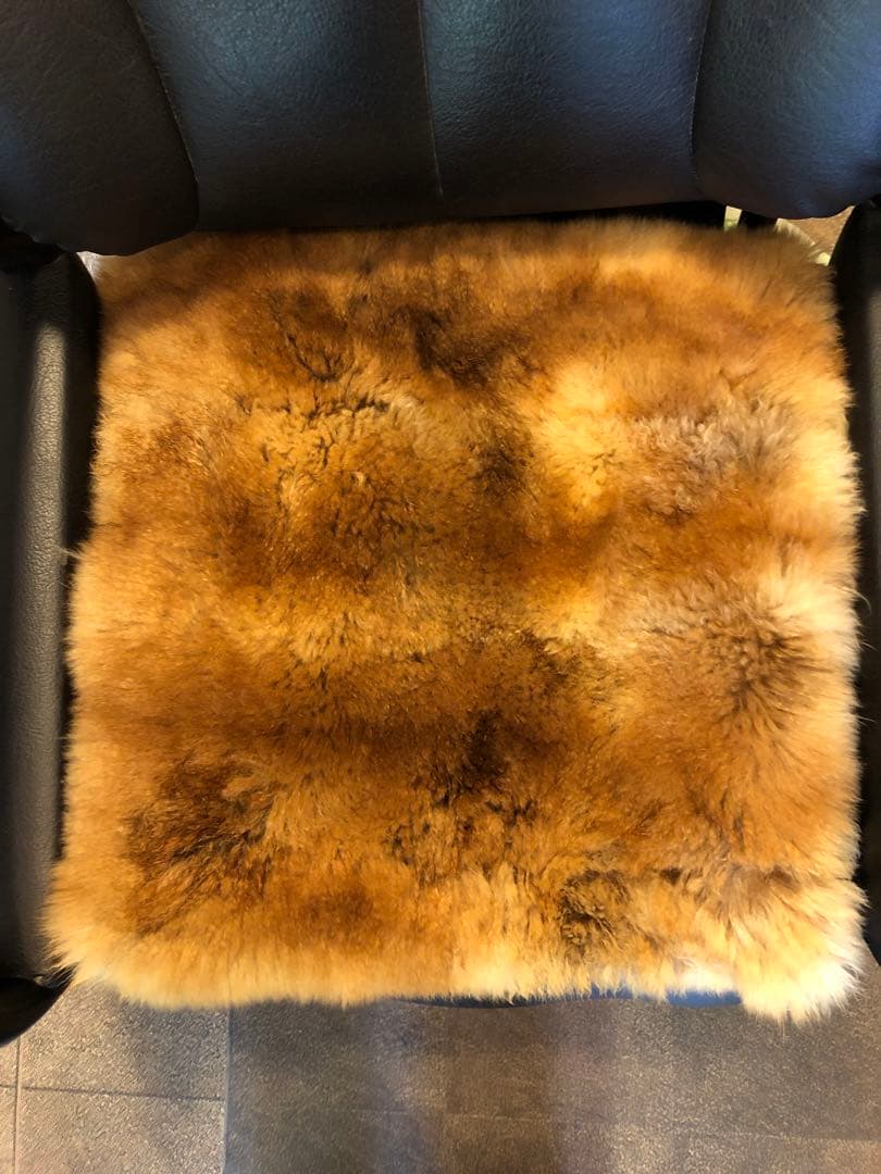 本物毛皮座布団.クッション 約40cm x 40cm