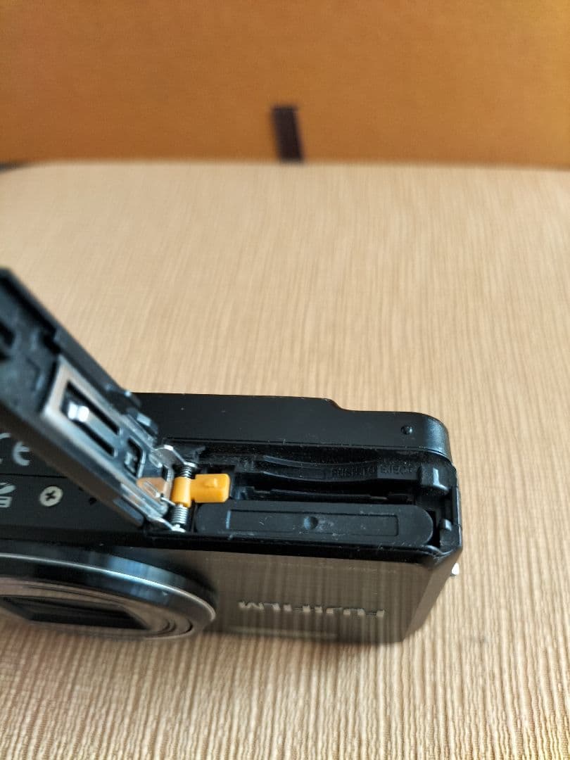 FinePix J250 動作確認済 バッテリー付き.3型液晶