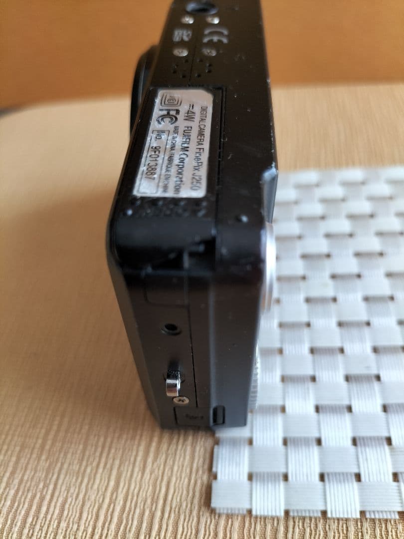 FinePix J250 動作確認済 バッテリー付き.3型液晶