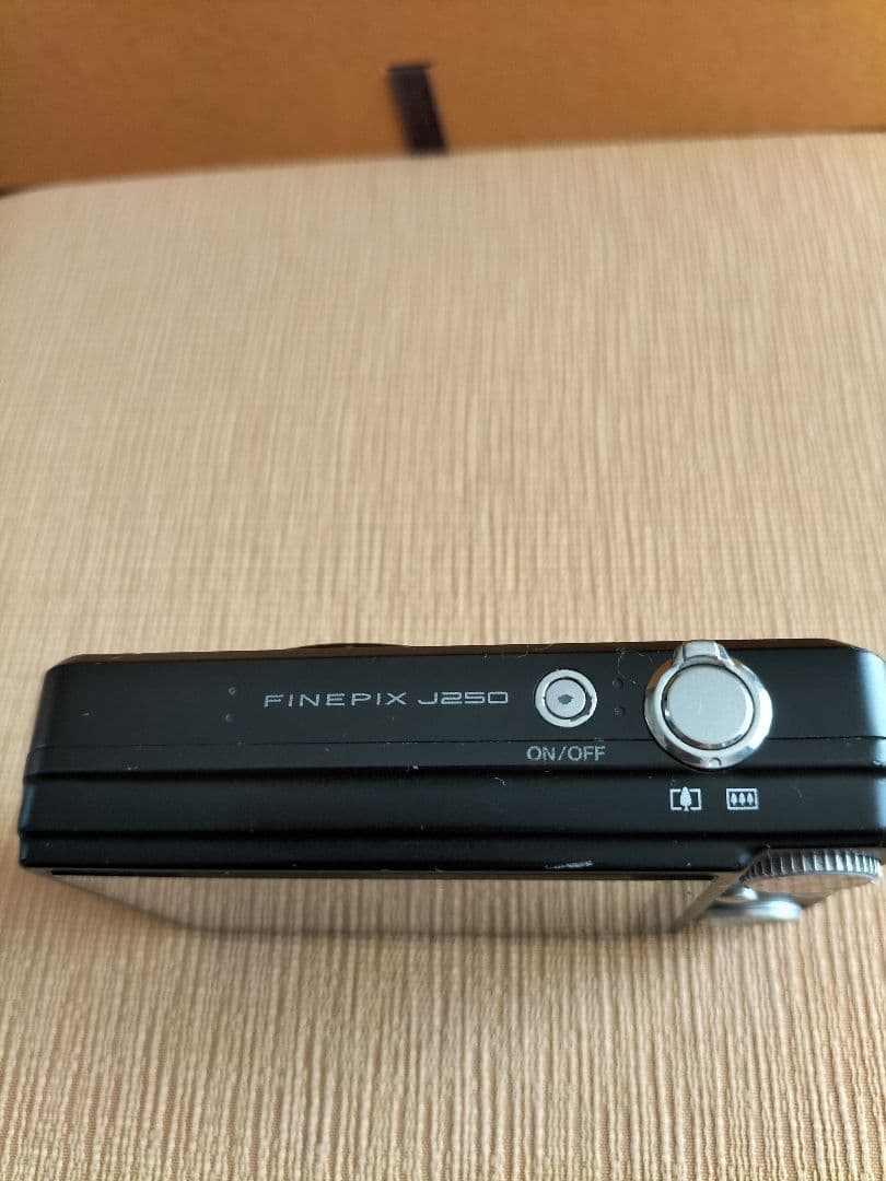 FinePix J250 動作確認済 バッテリー付き.3型液晶