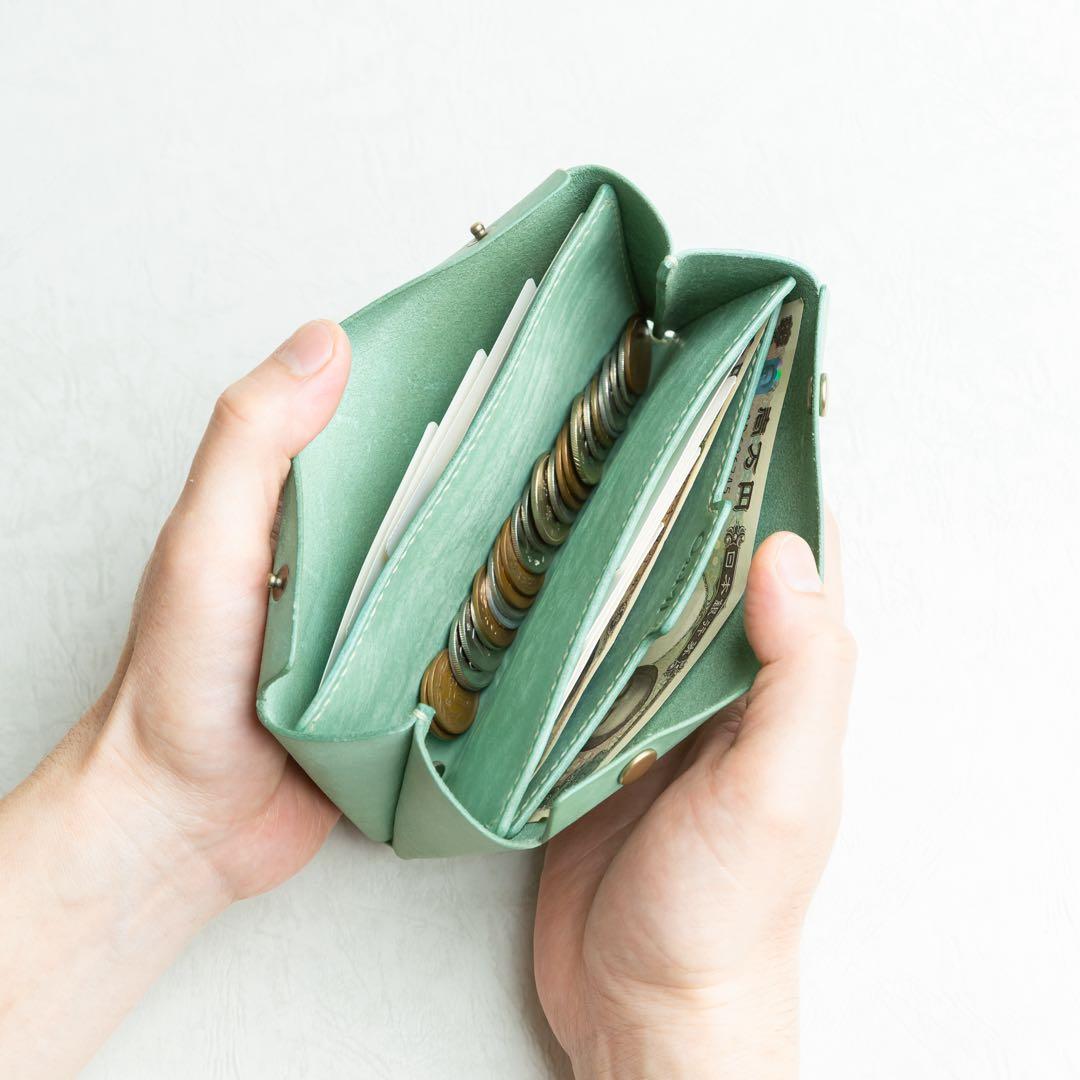 スリムでコンパクトな本革長財布　ハンドメイド