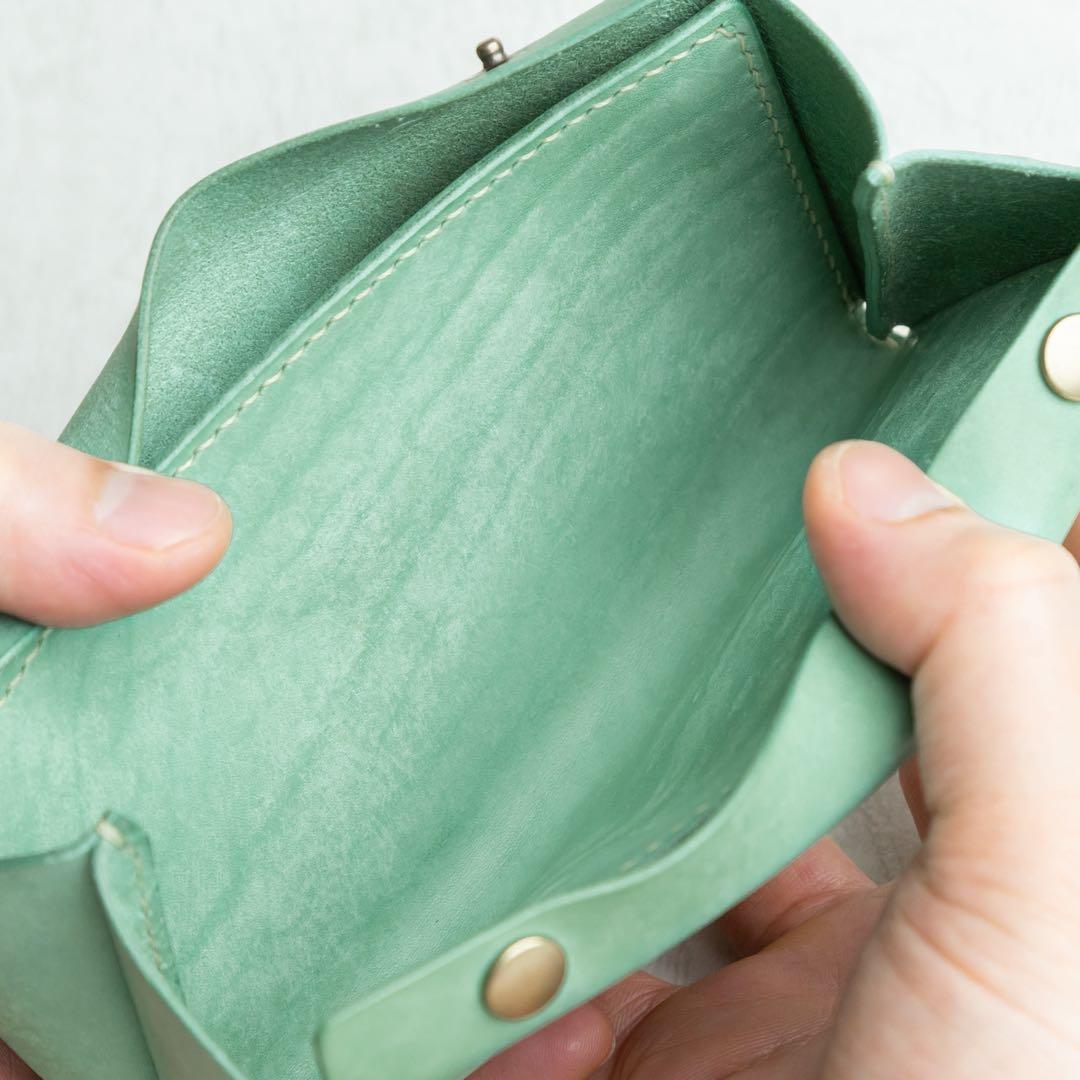 スリムでコンパクトな本革長財布　ハンドメイド