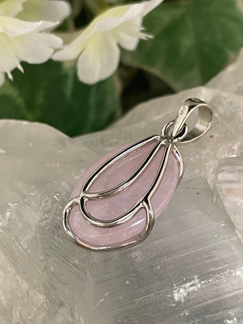 モルガナイト石 シルバーペンダント　限定品