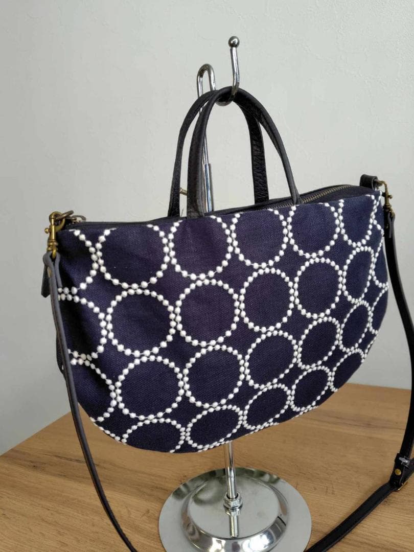 ミナペルホネン/2025tambourineタンバリンネイビー×白/ラウンドショ