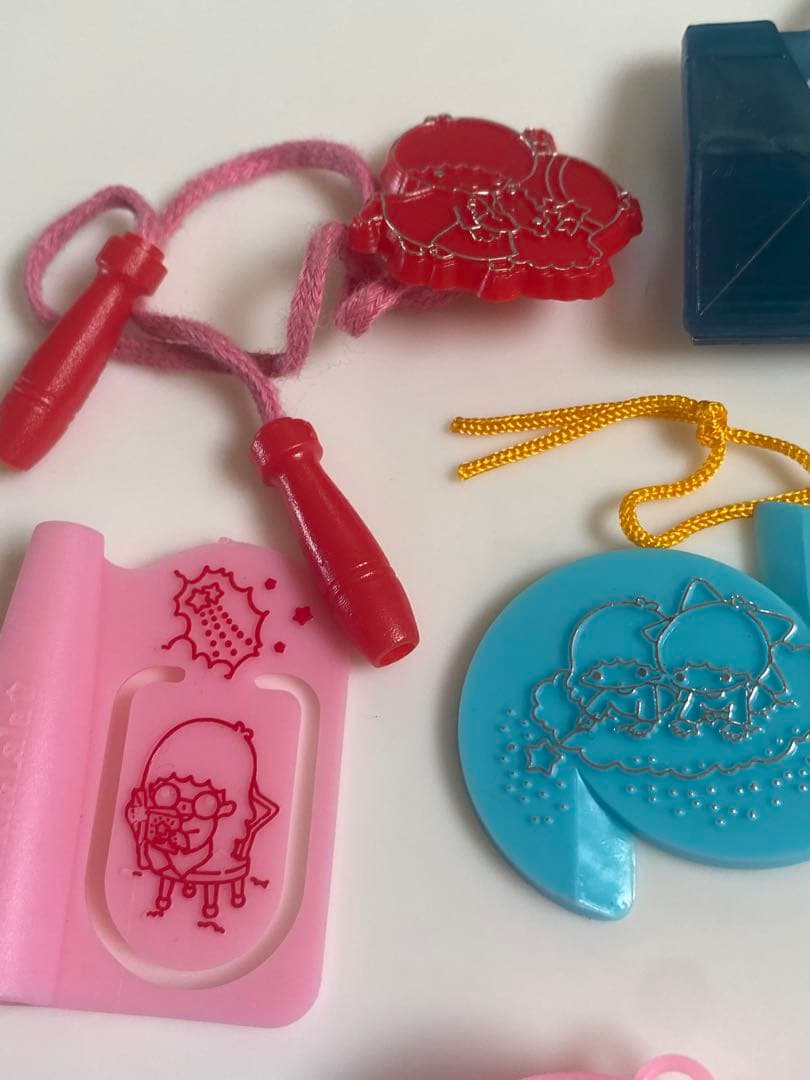 サンリオ　昭和レトロ リトルツインスターズ キキララ プレミアム＆お菓子おまけ
