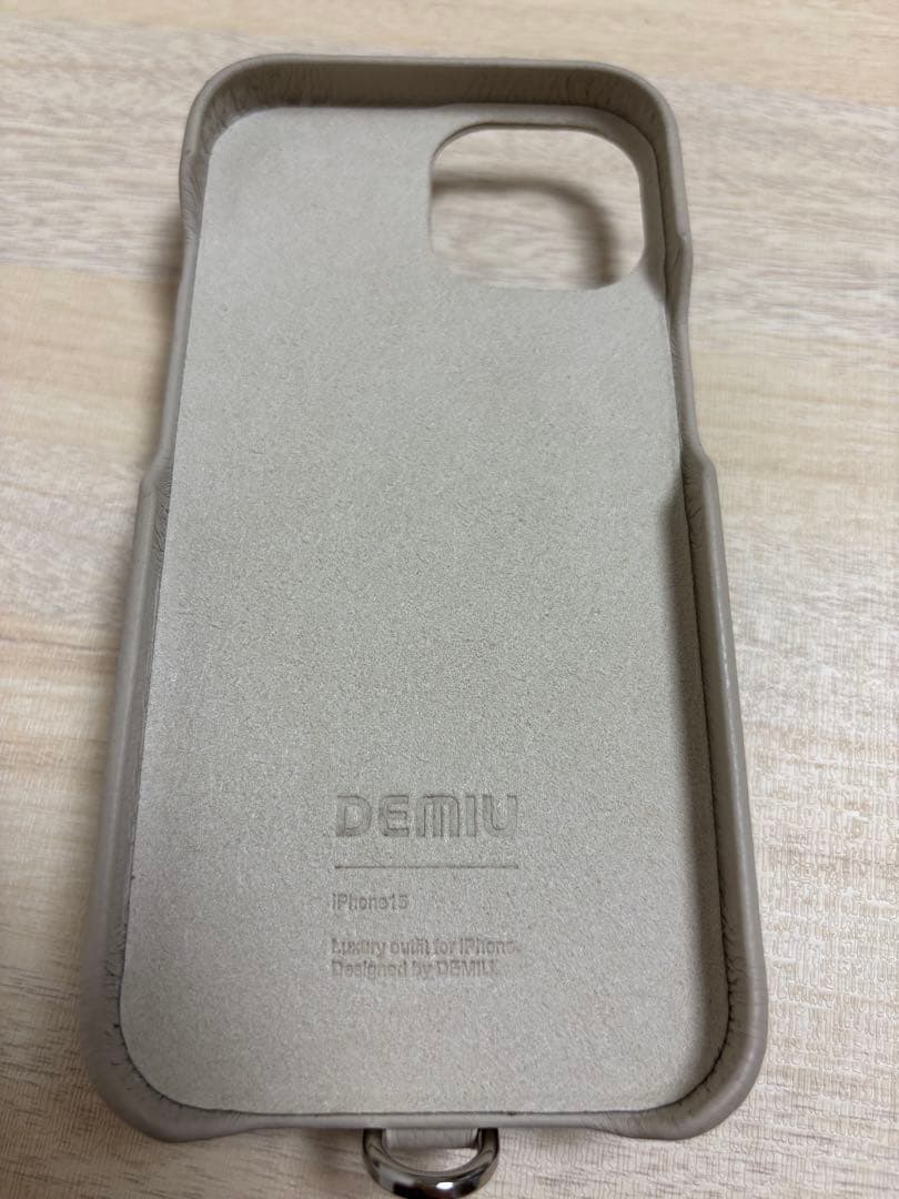 DEMIU iPhone15ケース ベージュ