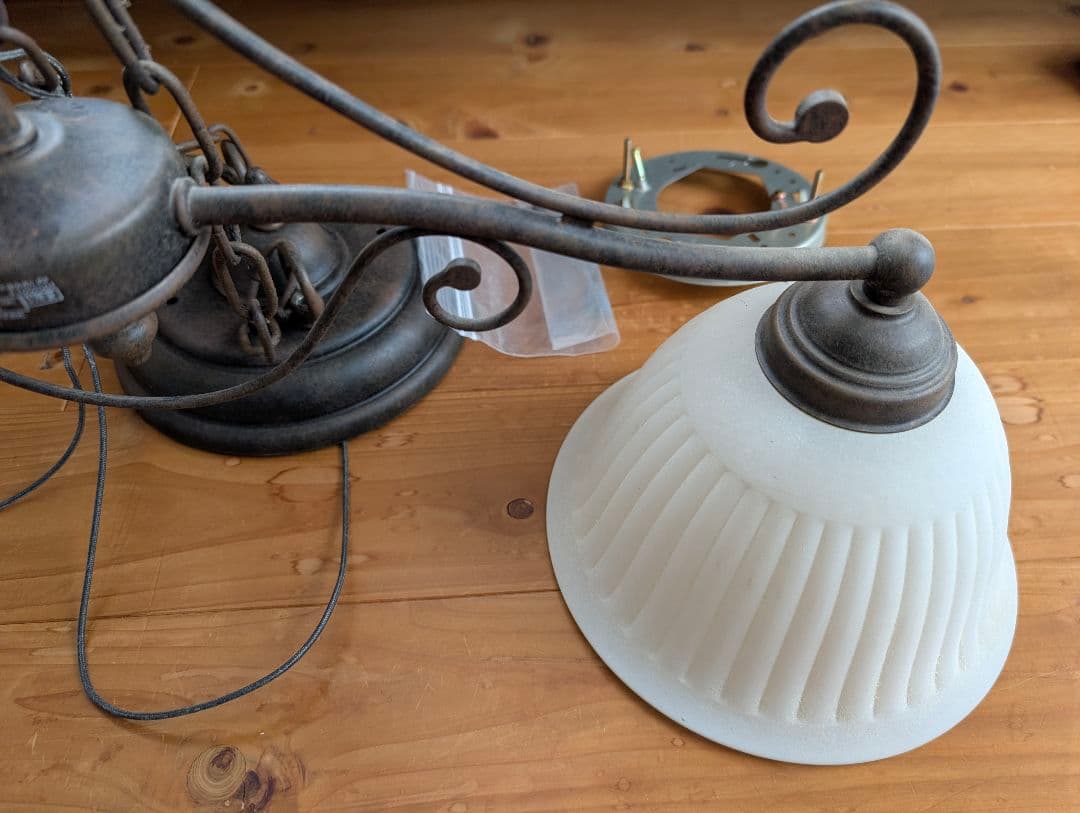 コイズミ　APN515081　クラシックシャンデリア 2灯 アンティーク