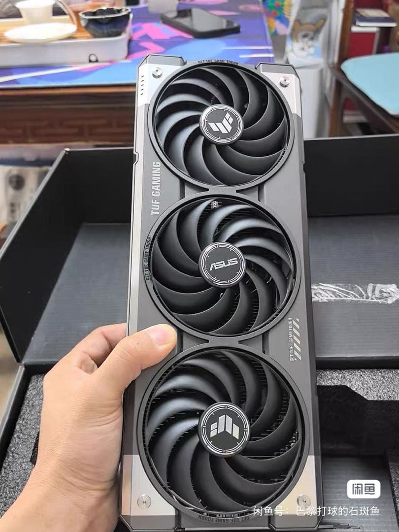 グラフィックボード・グラボ・ビデオカード ASUS TUF GAMING RTX 5070 Ti 16GB