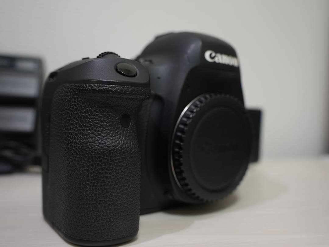 Canon EOS 6D MARK2ボディ