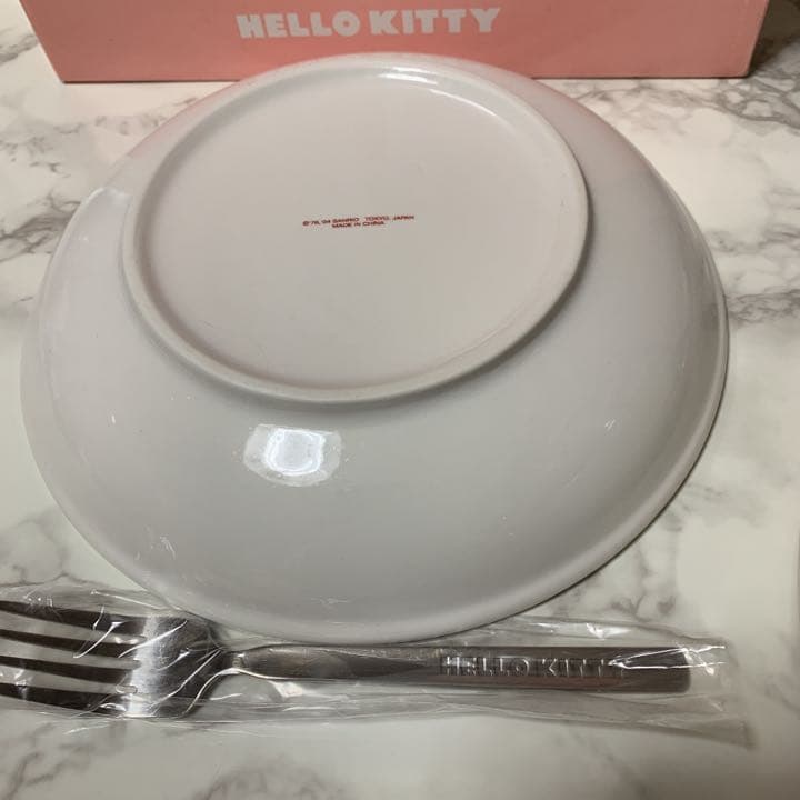 Sanrio 自転車キティ　パスタ皿2枚＆フォーク2本　セット売り