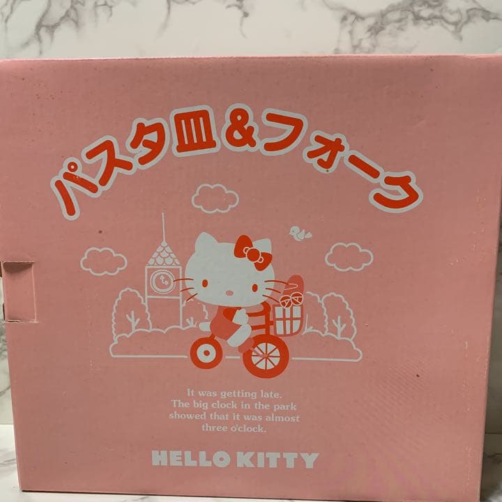 Sanrio 自転車キティ　パスタ皿2枚＆フォーク2本　セット売り