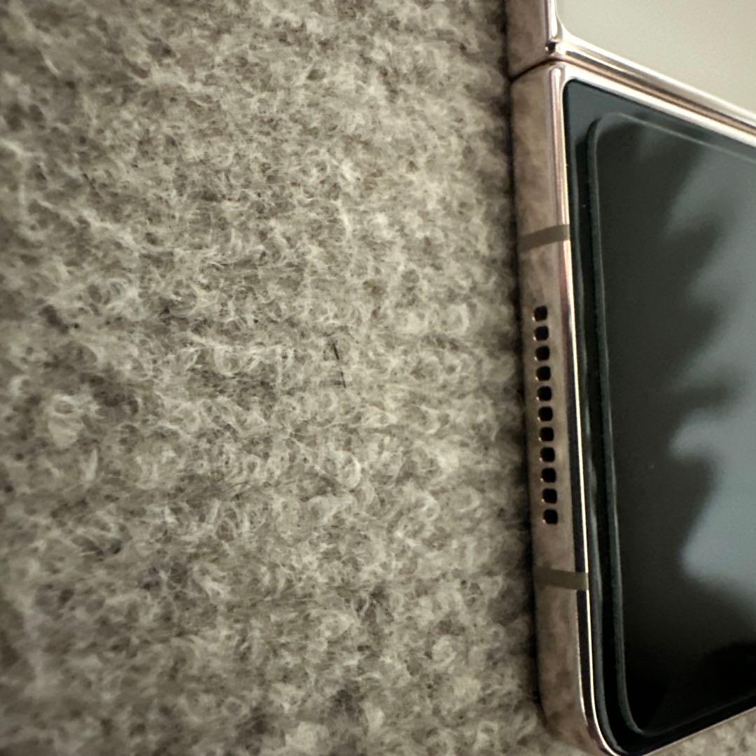 美品Samsung Galaxy Z Fold 4 ホワイト　韓国版256GB