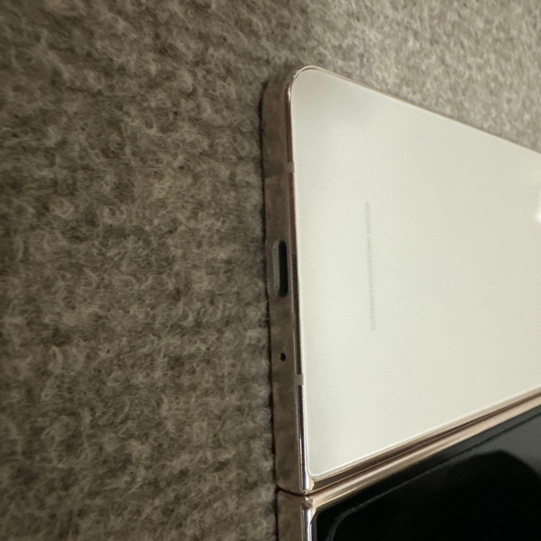 美品Samsung Galaxy Z Fold 4 ホワイト　韓国版256GB