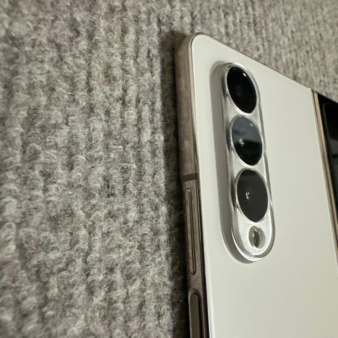 美品Samsung Galaxy Z Fold 4 ホワイト　韓国版256GB