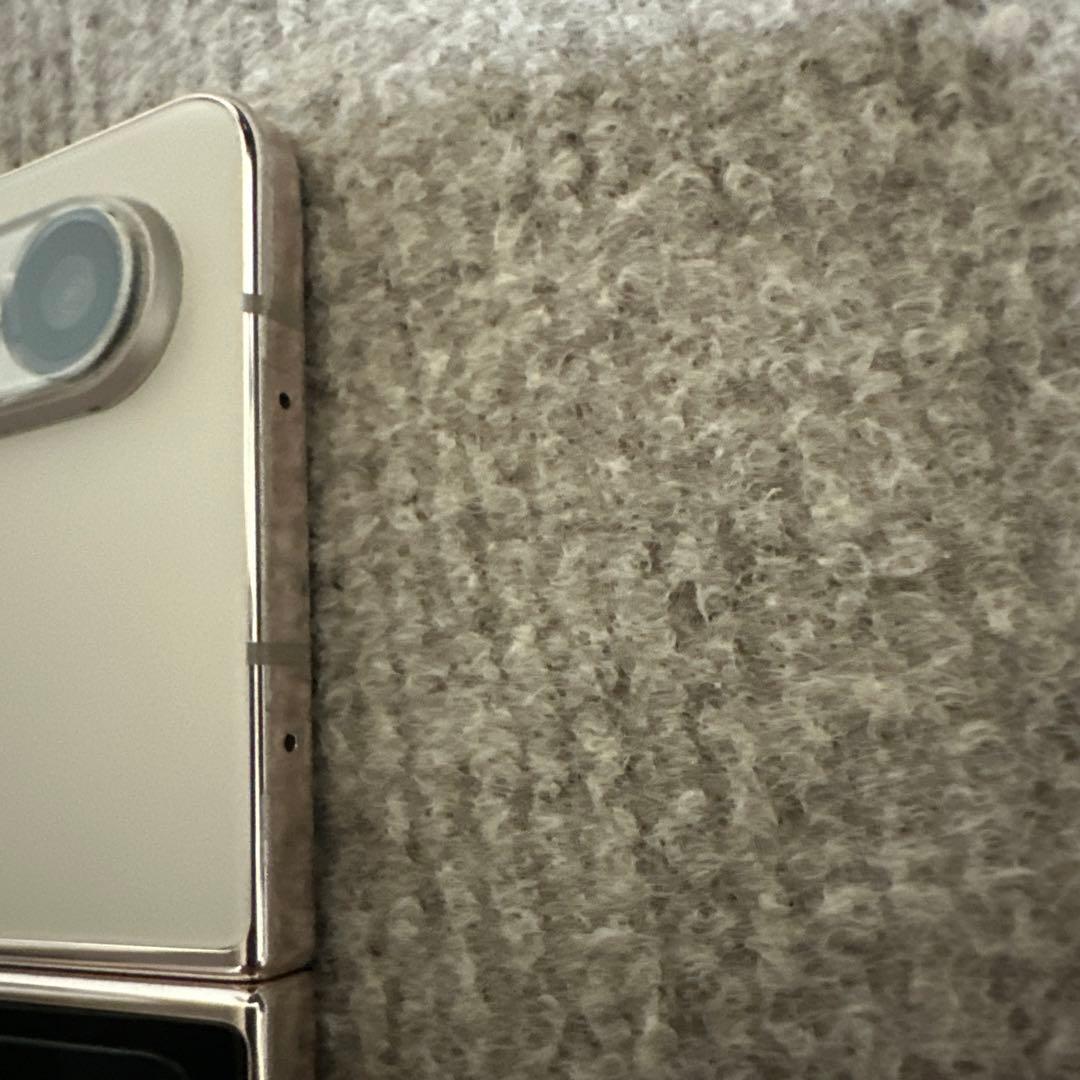 美品Samsung Galaxy Z Fold 4 ホワイト　韓国版256GB