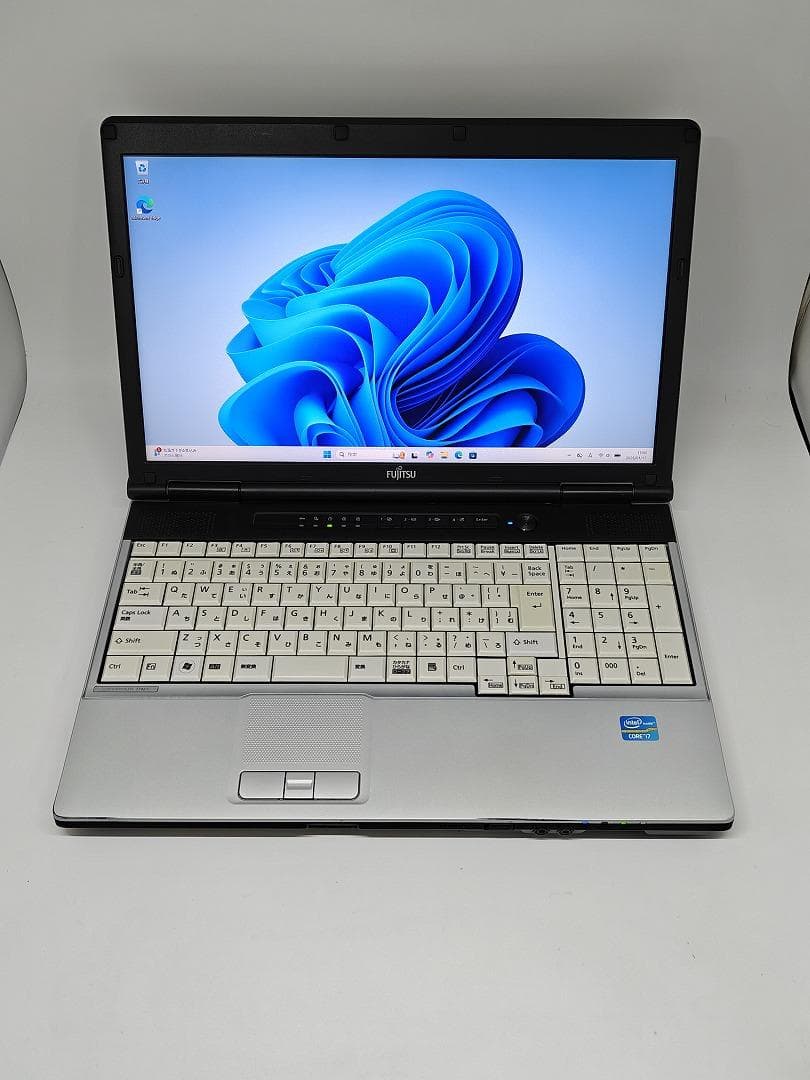 【FUJITSU】爆速 Core i7/新品SSD128GBノートパソコン　E7