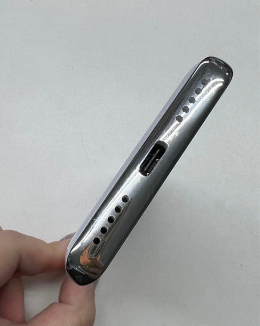 Rakuten Hand P710 SIMフリー 64GB