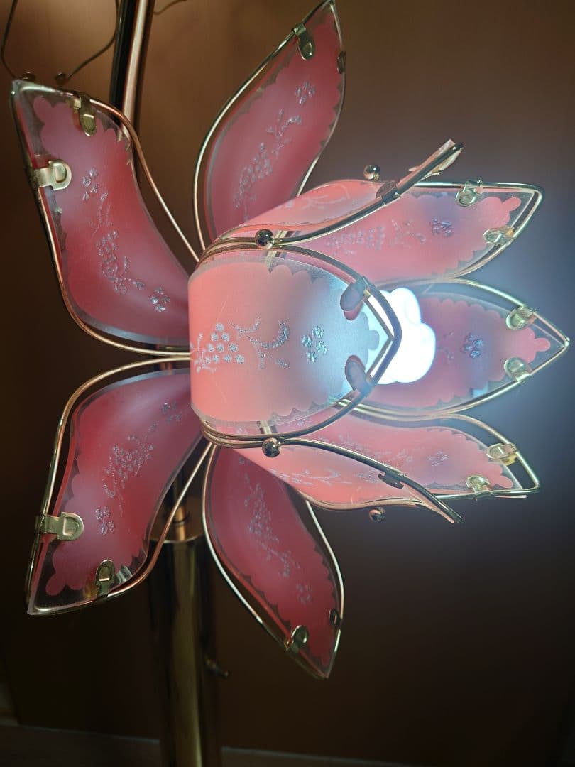 フロアスタンド　花　ロータス　※電球は付きません