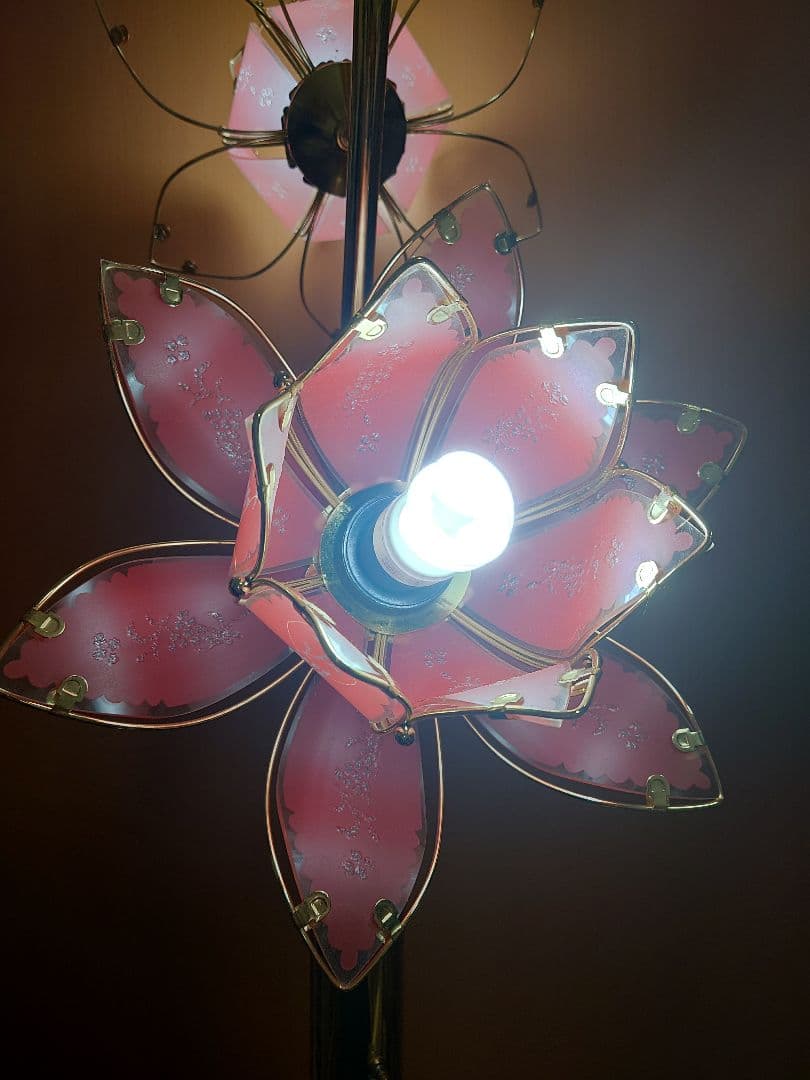 フロアスタンド　花　ロータス　※電球は付きません