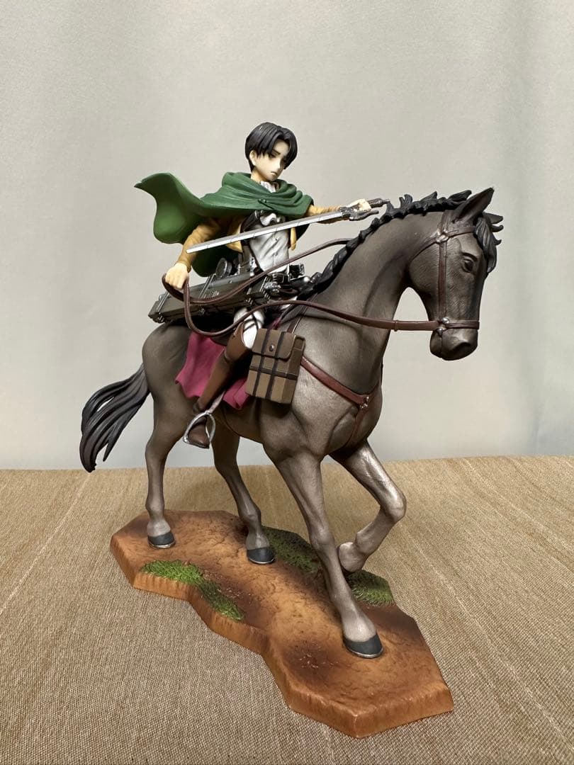 進撃の巨人 リヴァイ 一番くじ フィギュア 壁外調査　おまけ付き