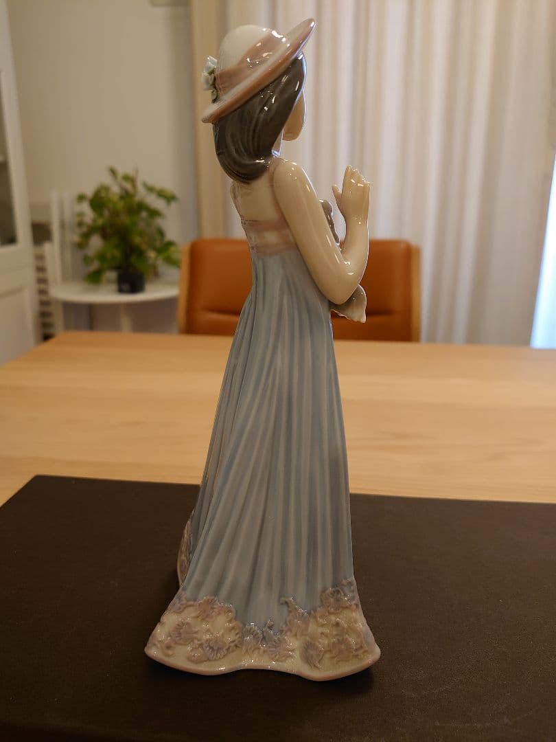 【訳あり特価】LLADRO リヤドロ No.5645『少女エリザベス』