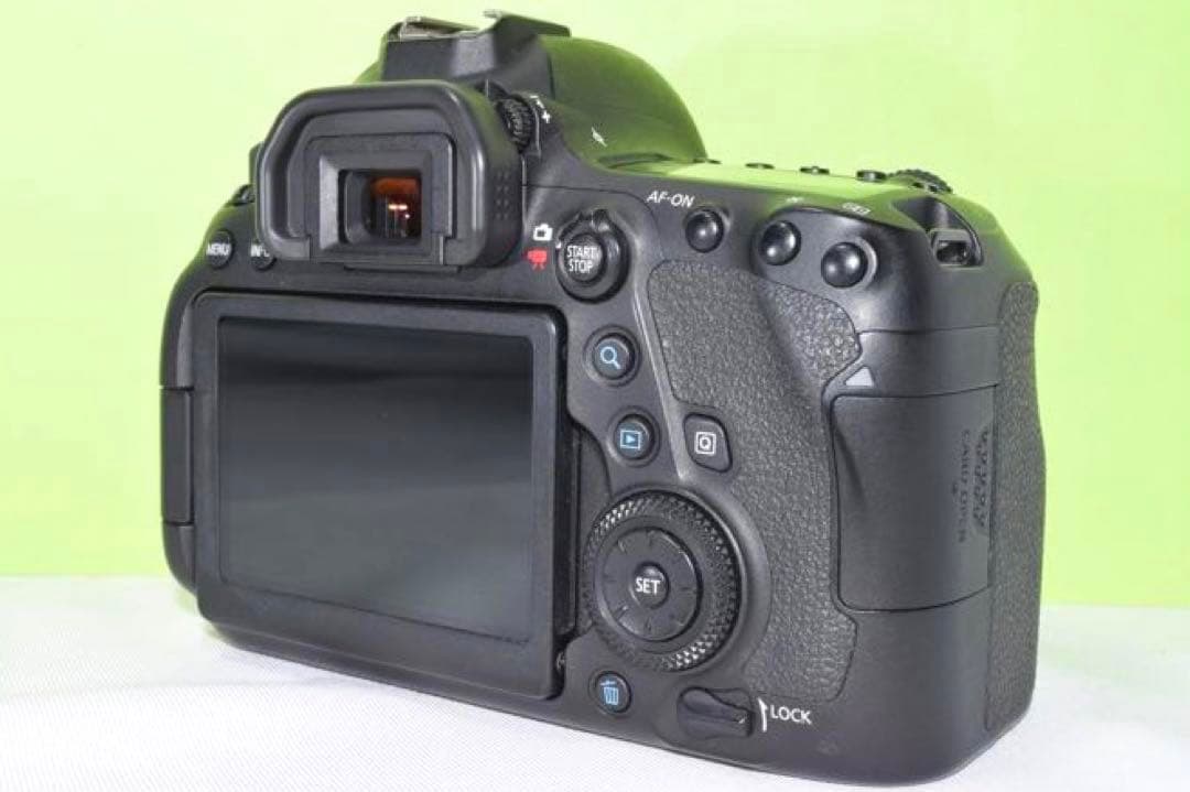 Canon 6D Mark II ボディ　☆送料無料☆
