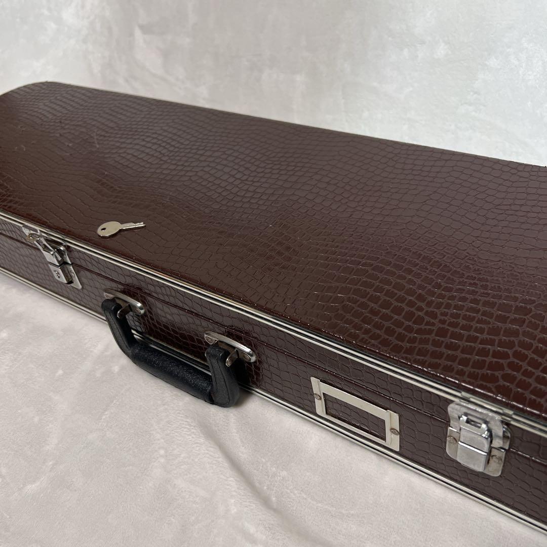 沖縄 黒塗り 三線 人口革 初心者向けセット 鍵付ハードケース付き 付属品多数