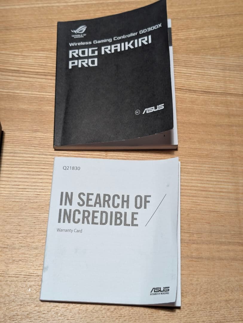 ROG RAIKIRI PRO　ゲーミングコントローラー　PCコントローラー