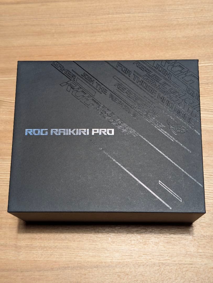 ROG RAIKIRI PRO　ゲーミングコントローラー　PCコントローラー