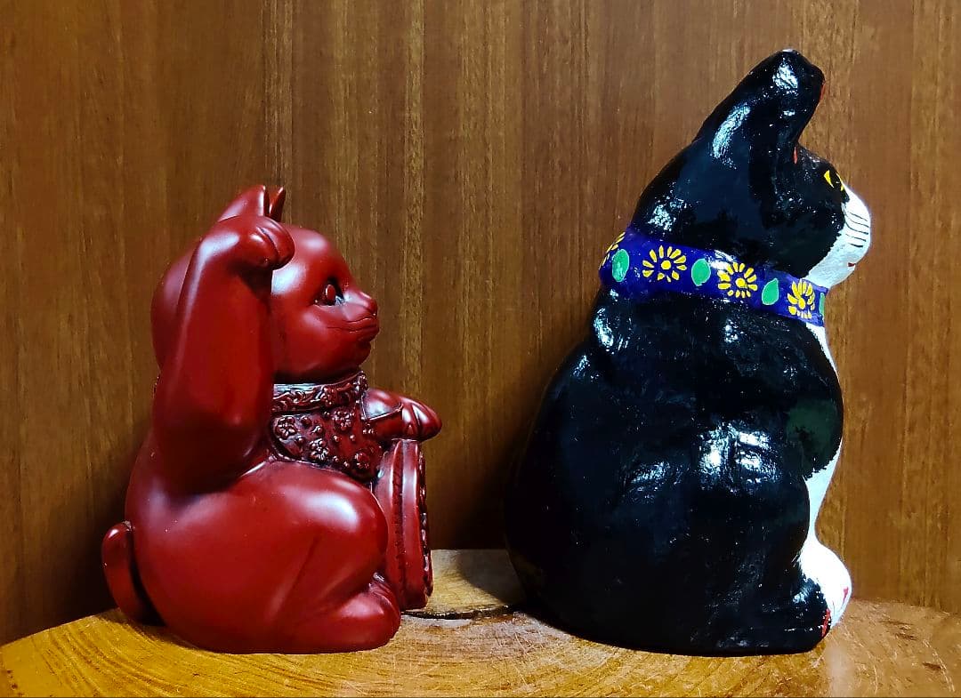 三河土人形ハチワレ招き猫＆寿山石招き猫　２点セット　美品