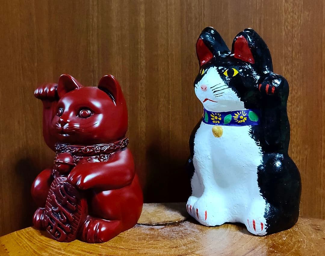 三河土人形ハチワレ招き猫＆寿山石招き猫　２点セット　美品