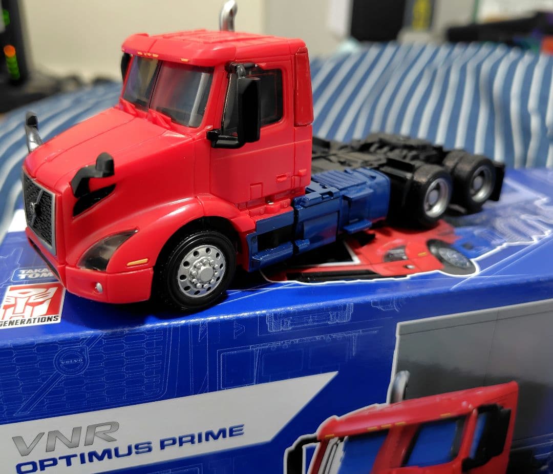 トランスフォーマー　オプティマスプライム（VNR）