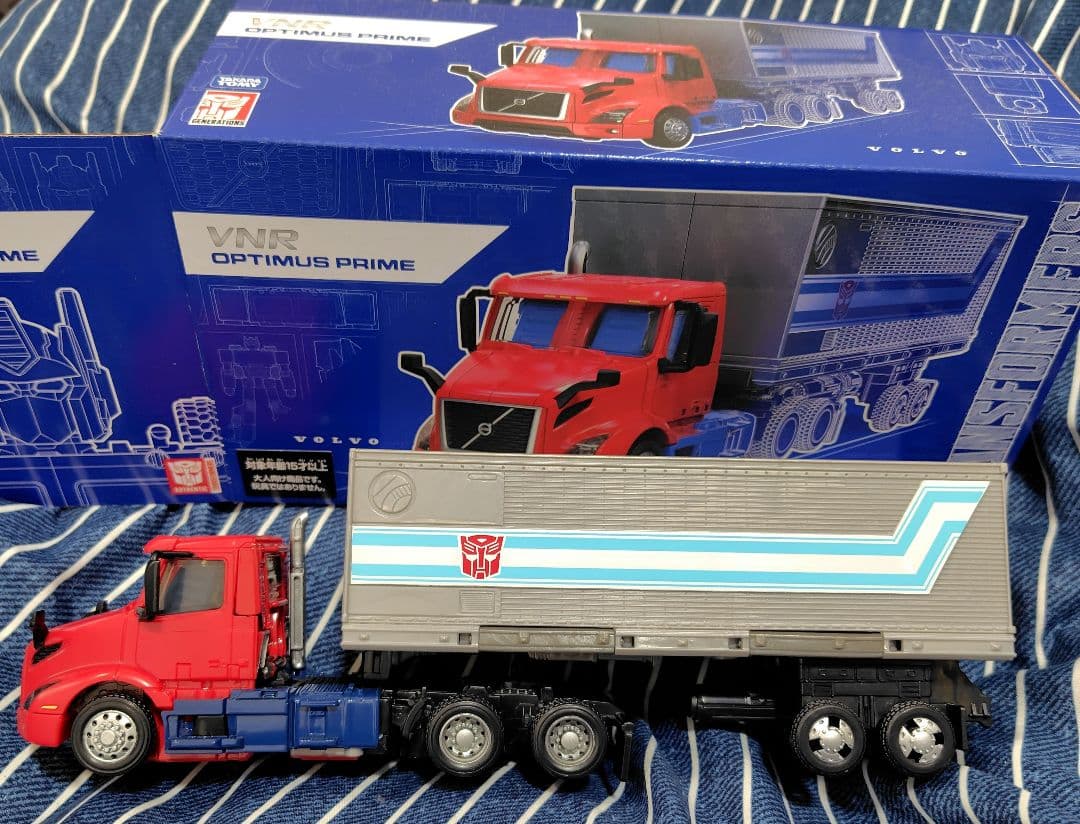 トランスフォーマー　オプティマスプライム（VNR）