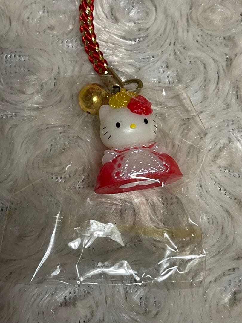 本日のみ値下げ！レア！キティ根付け 35周年記念 ピューロランド限定 サンリオ