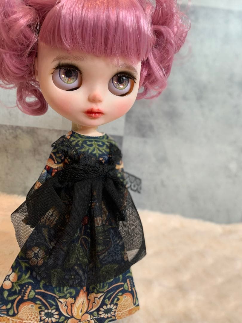 カスタムアイシードール　ネオサイズ　気弱なべっぴんさん