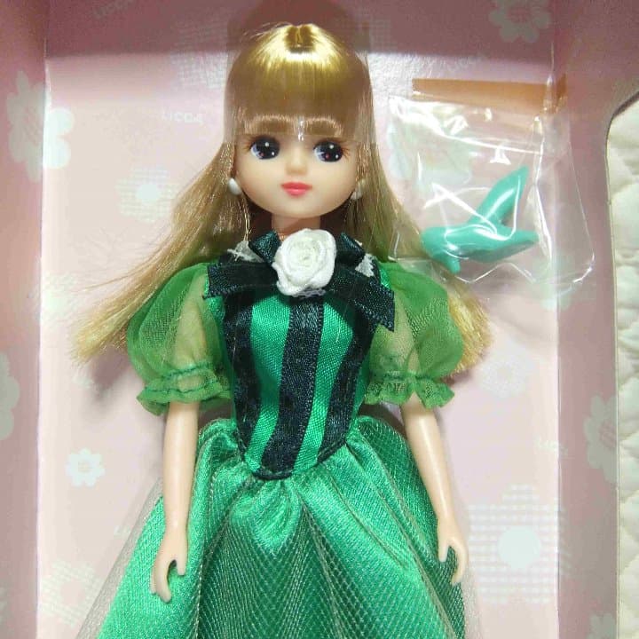【激レア・日本製・開封品】リカちゃん　緑ドレス