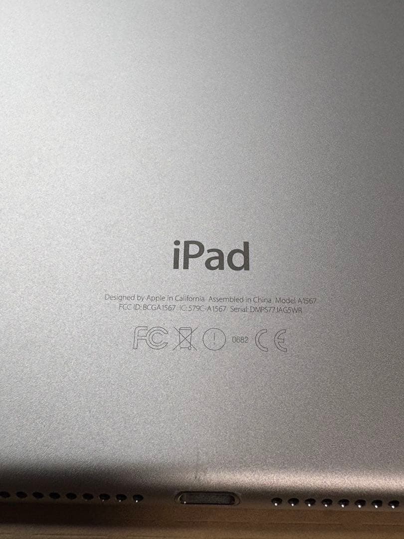 バッテリー97% 美品iPad Air2 16GB wifi+ cellular