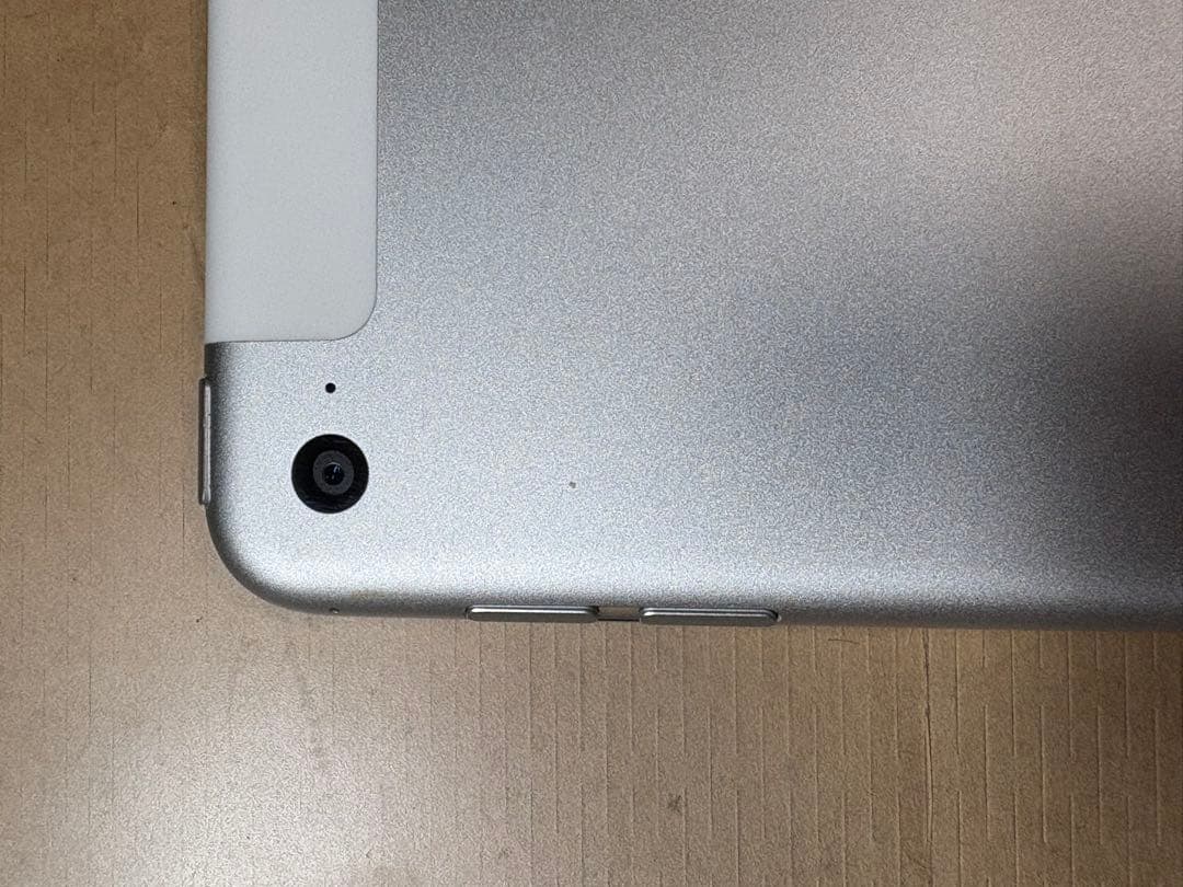 バッテリー97% 美品iPad Air2 16GB wifi+ cellular