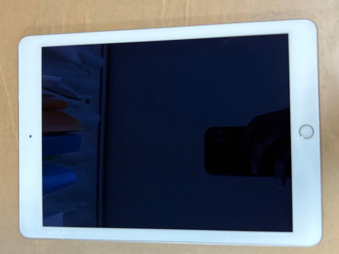 バッテリー97% 美品iPad Air2 16GB wifi+ cellular