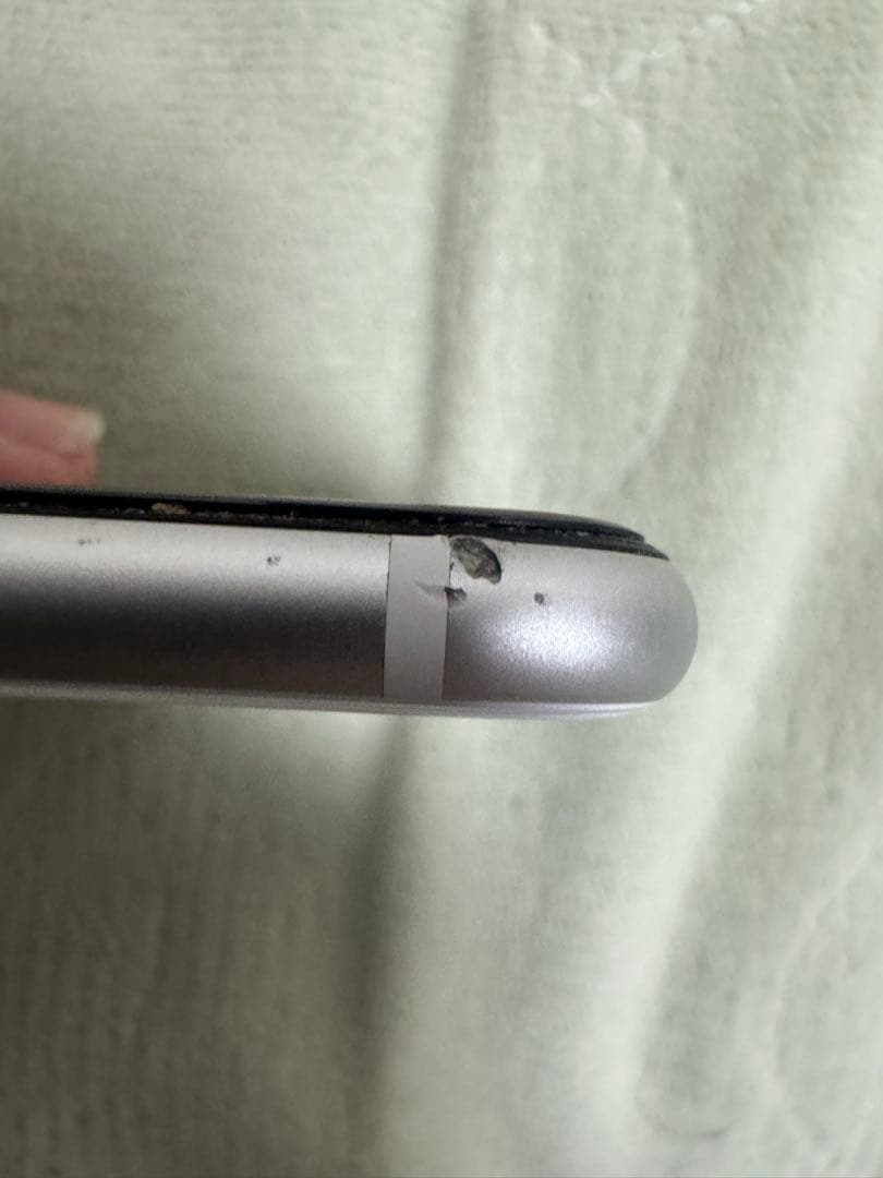 Apple iPhone SE第三世代 スターライト 本体 初期化済み