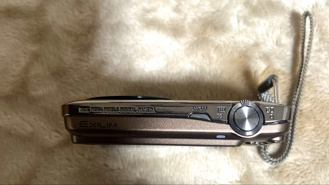 「美品」CASIO EXILIM コンパクトデジタルカメラ EX-Z330