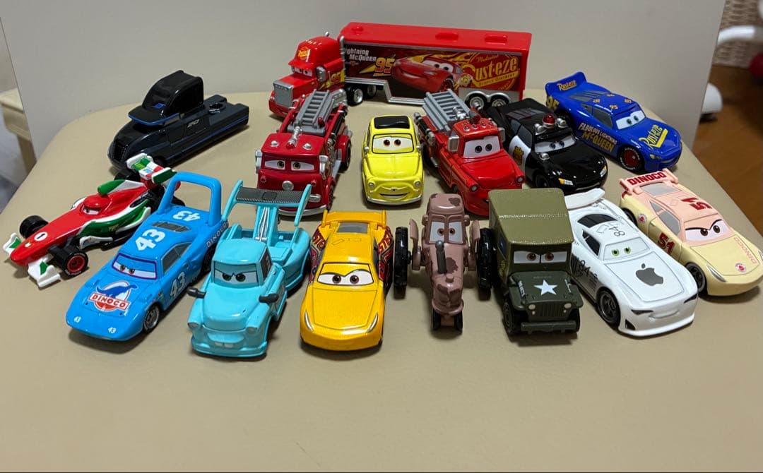 カーズ　ミニカー　まとめ売り　12台