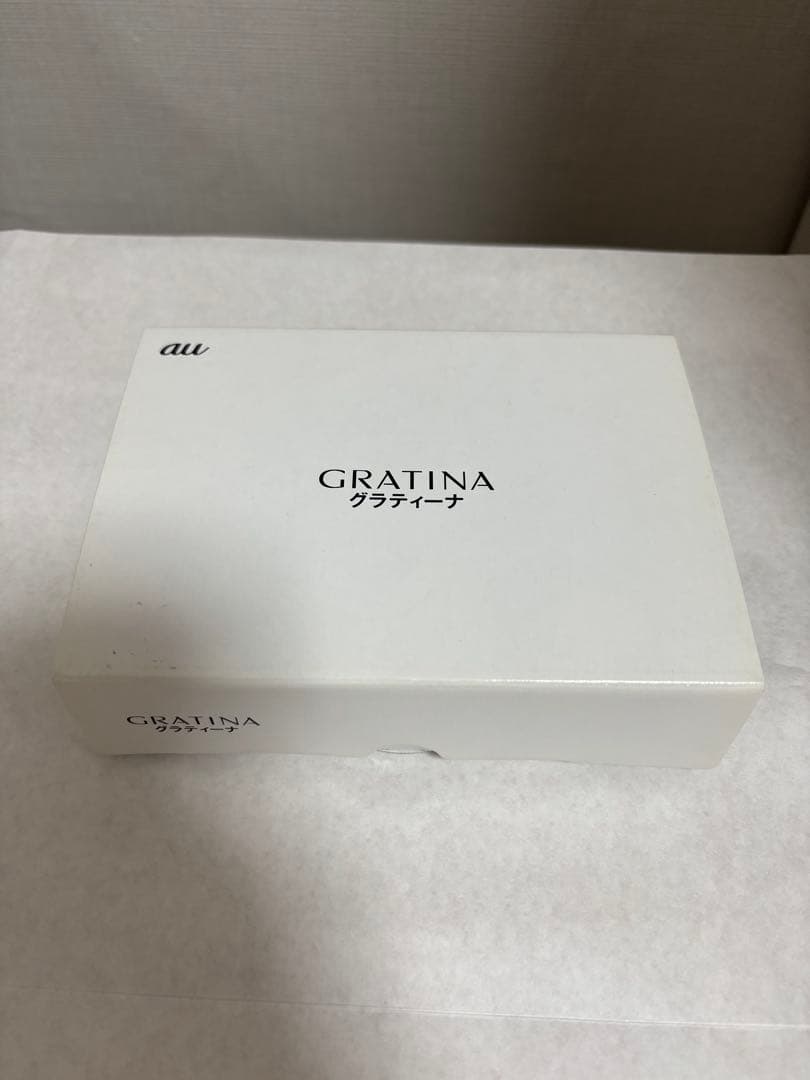 新品au GRATINA KYOCERA KYF39 SPA 桜色