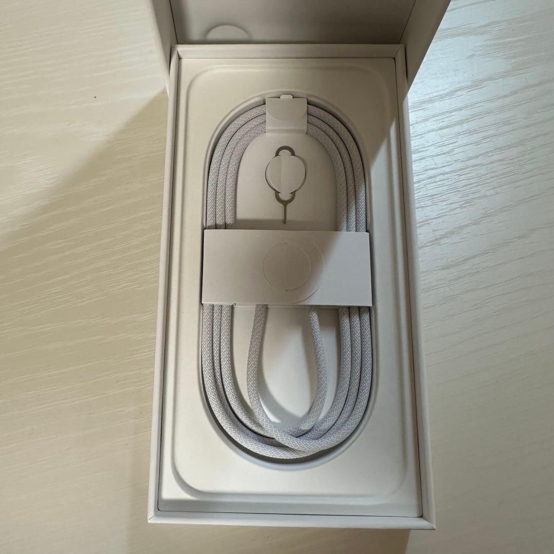 新品✨未使用✨iPhone16e 128ギガ　黒