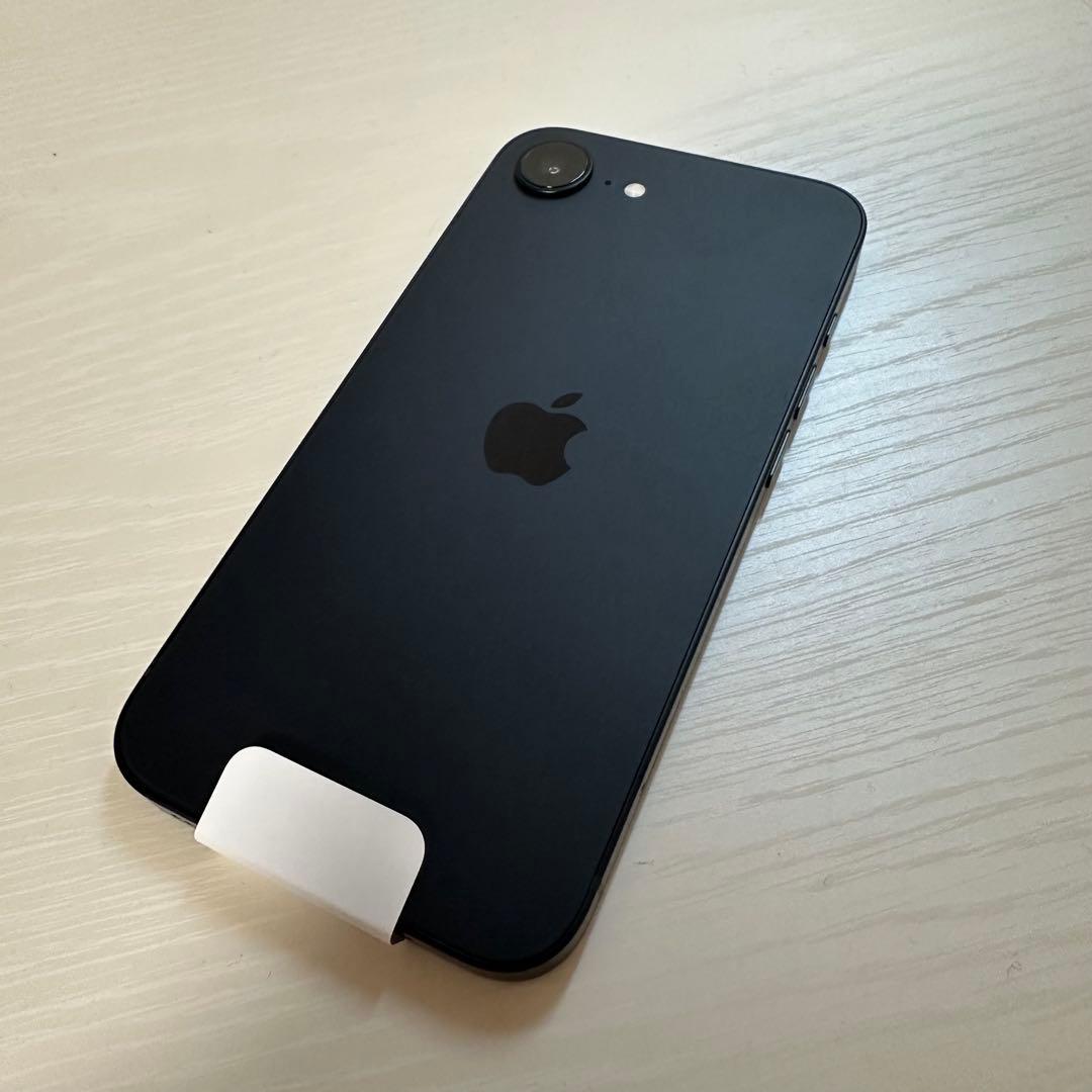 新品✨未使用✨iPhone16e 128ギガ　黒