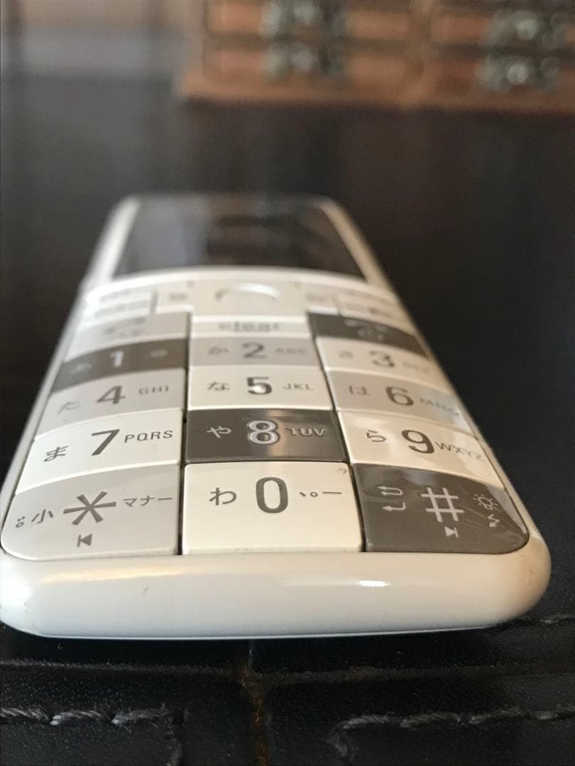 値下げ❤️深澤直人氏監修❤️レア機種インフォバー2 au infobar2