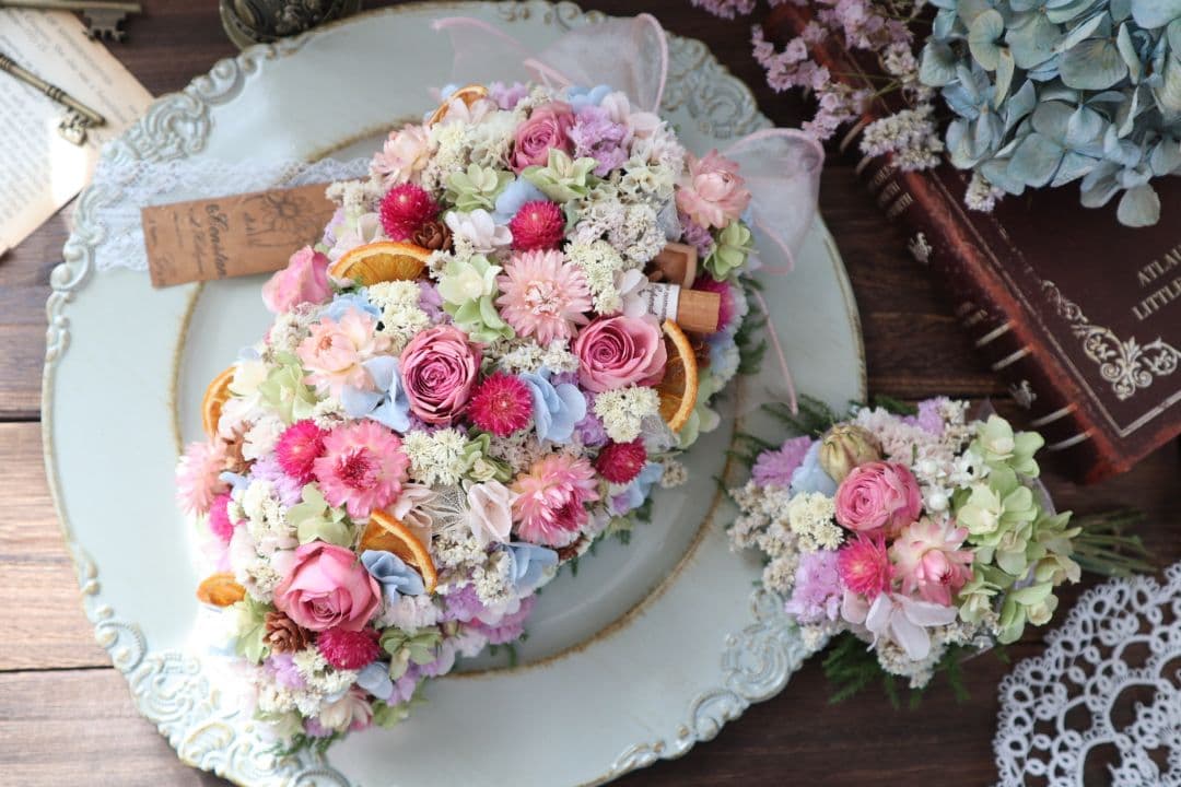 ドライフラワーꕤ︎︎バラ・カシワバアジサイ・お花いっぱい縦長ガーランドꕤ︎︎