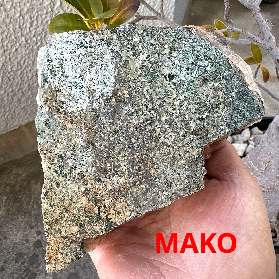 M1918☆アメジストクラスター1.4Kg☆ブラジル産☆天然石☆N60205-B