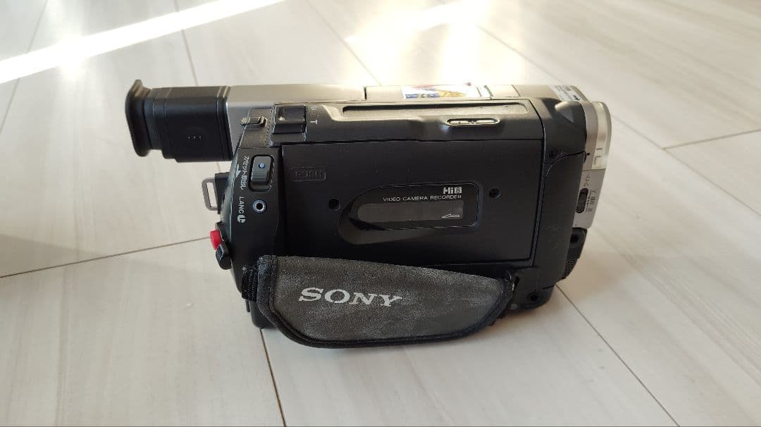 ソニー　CCD-TRV80PK 8mm　ビデオカメラ　ハンディカム 送料無料