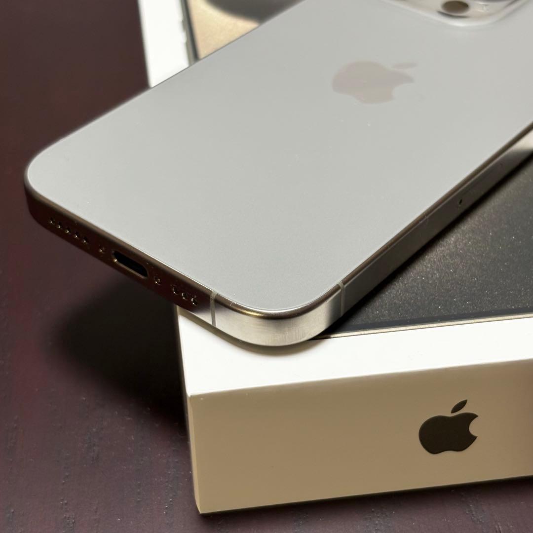 iPhone 15 Pro ナチュラルチタニウム 128GB SIMフリー